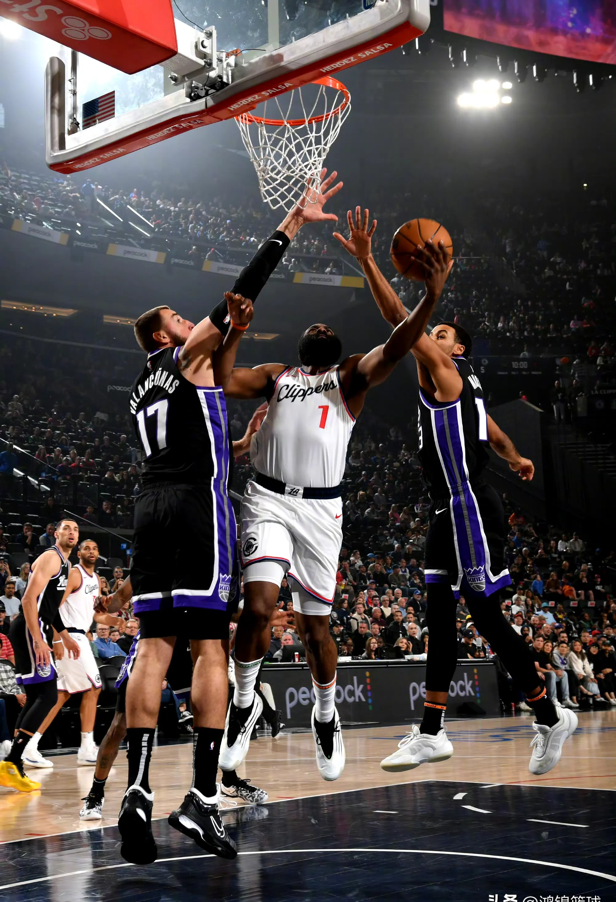 爵士轻取马刺，哈登高光表现