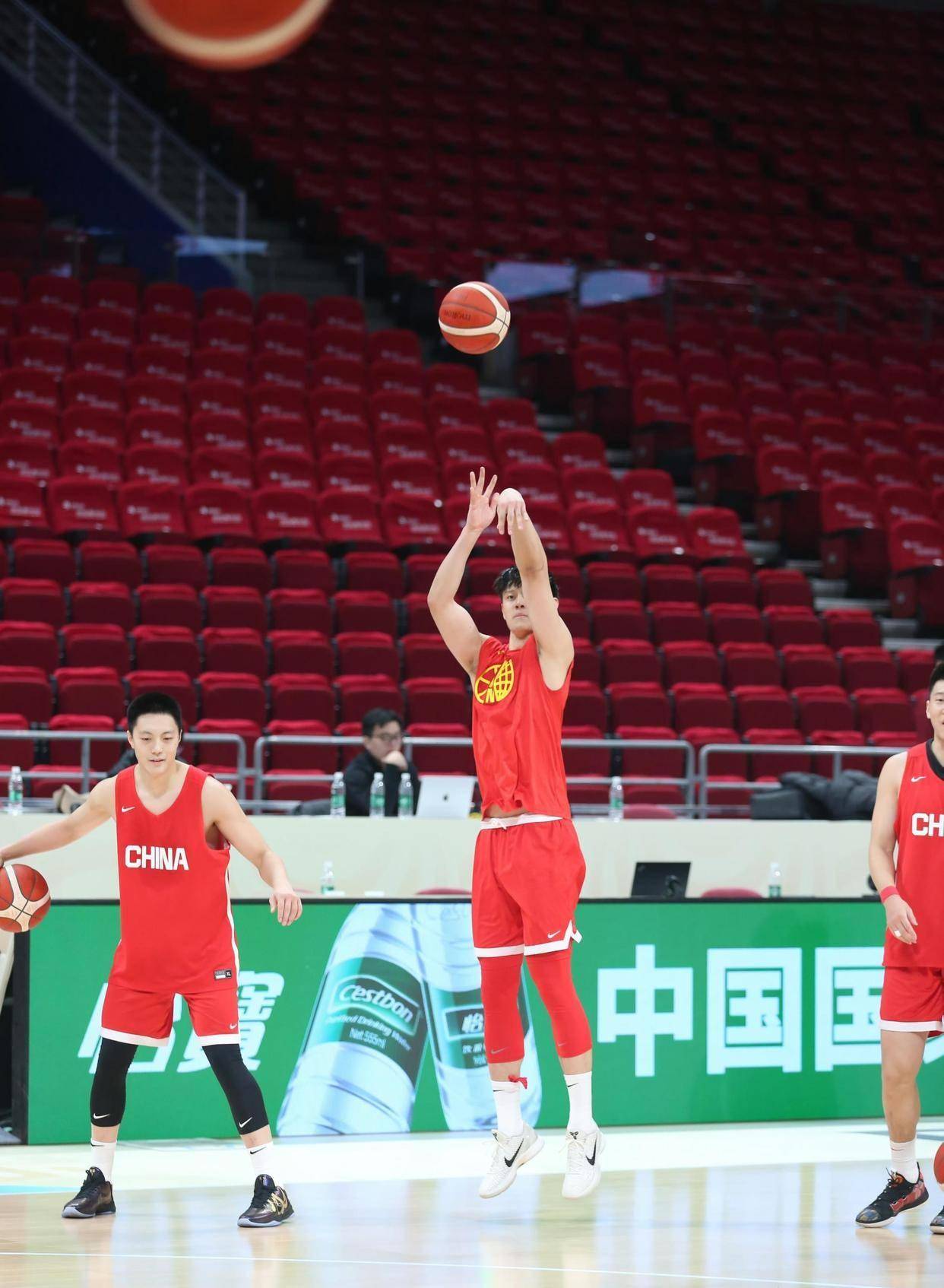 开云体育下载-篮球球员训练成果显现，比赛状态逐渐提升