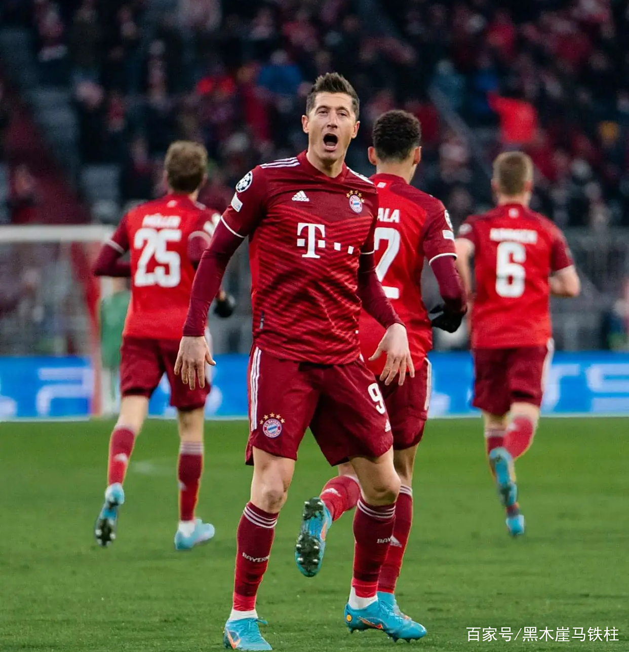 拜仁翻盘智利，莱万点燃赛场